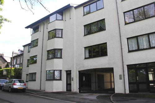 Three-Bedroom Apartment image 1