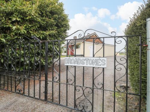 Exterior view, Broadstones in Broadwindsor