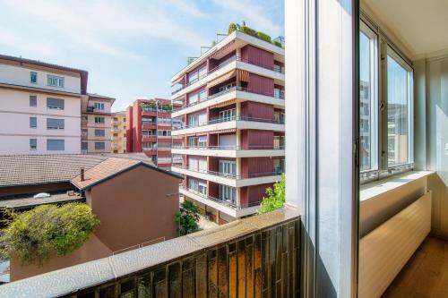 Palace Apartment by Quokka 360 - Comfortable Stay Close to Lugano Lido - image 3