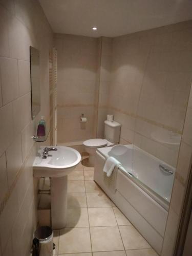 Victoria Cloisters Apartments - image 13