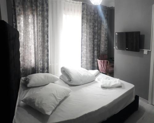 Eyüp Kral Small Suit (Eyup Kral Small Suit) in Eyup