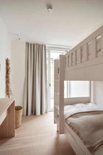 Three-Bedroom Apartment image 5