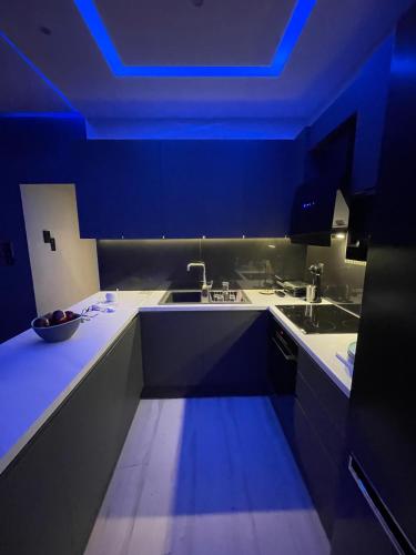 주방, Luxury 3 bedroom apartment in Kiato center in 키아토