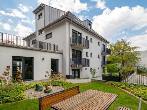 Munico Apartments - image 3