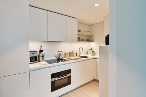 One-Bedroom Apartment image 3
