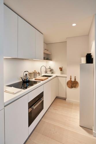 One-Bedroom Apartment image 4