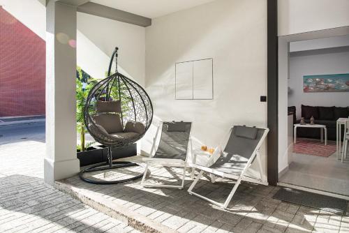 Cozy Corner Luxury Apartments - Tap to explore photos