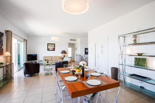 Vinaigrier Hills VI3086 by Riviera Holiday Homes, Nice (photo 6)