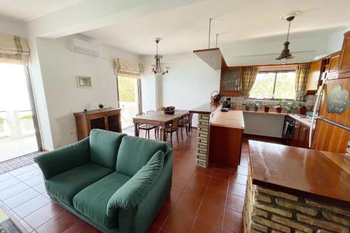 廚房, Stunning Beachfront Apartment Strátos (Stunning Beachfront Apartment Stratos) in 內蘭札