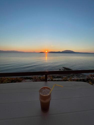 景觀, Stunning Beachfront Apartment Strátos (Stunning Beachfront Apartment Stratos) in 內蘭札