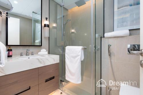 Dream Inn - Address Beach Fujairah - Tap to explore photos