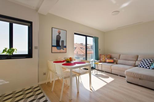 Ocean Scene 2 bed Apt, Porto (photo 6)