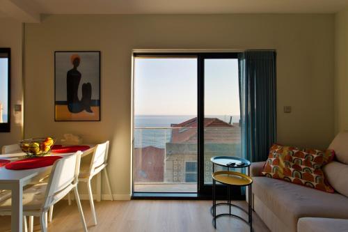 Ocean Scene 2 bed Apt, Porto (photo 10)