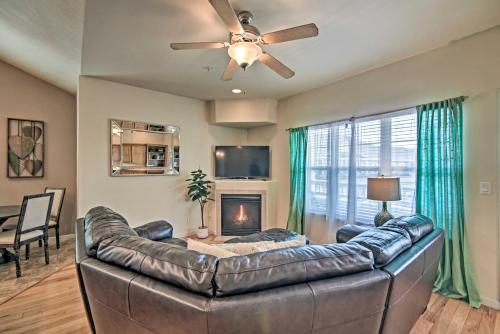 B&B Windsor - Stylish Windsor Townhome with Balcony and Golf! - Bed and Breakfast Windsor