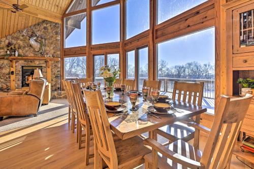 Lodge with Indoor Pool, Along Devils Lake Park, Merrimac (foto 6)