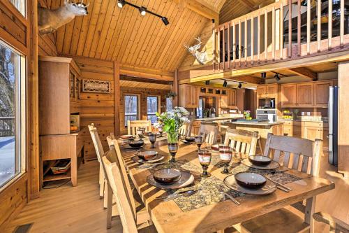 Lodge with Indoor Pool, Along Devils Lake Park, Merrimac (foto 7)