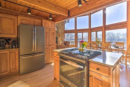 Lodge with Indoor Pool, Along Devils Lake Park, Merrimac (foto 9)