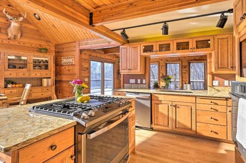 Lodge with Indoor Pool, Along Devils Lake Park, Merrimac (foto 10)