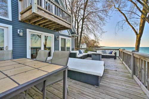 Lakefront Lexington Escape Steps to Beach!