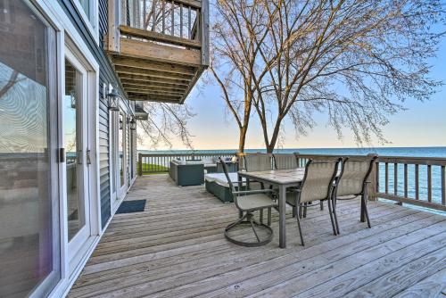 Lakefront Lexington Escape Steps to Beach!