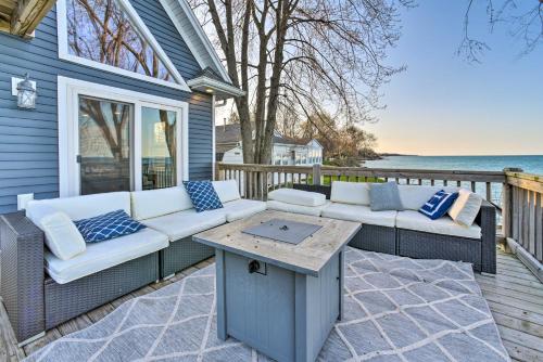 Lakefront Lexington Escape Steps to Beach!