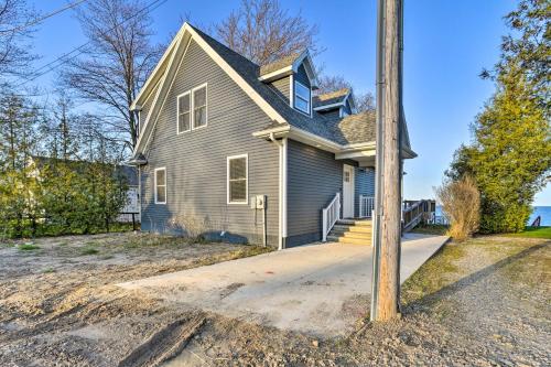 Lakefront Lexington Escape Steps to Beach!