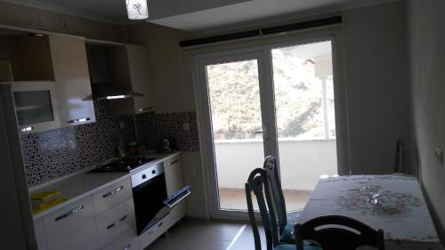ห้องครัว, Guesthaus Levent in อะเกียเซอ