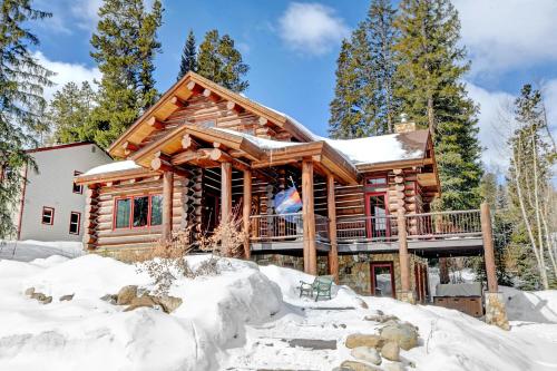 Luxury Log Lodge With Hot Tub & Great Views - 500 Dollars Of FREE Activities & Equipment Rentals Daily in Winter Park, USA