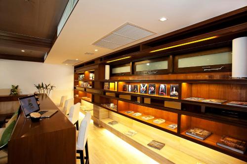 Business center, Maikhao Dream Villa Resort & Spa Centara Boutique Collection near Soi Dog Foundation