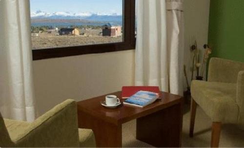 Hosteria Roblesur Hostería Roblesur is a popular choice amongst travelers in El Calafate, whether exploring or just passing through. The hotel offers guests a range of services and amenities designed to provide comfor