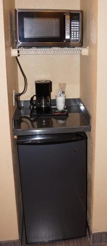 Super 8 by Wyndham Farmers Branch/North Dallas - image 10