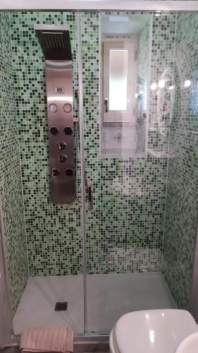 Studio Apartment image 9