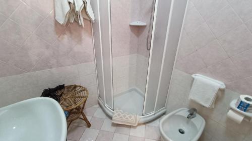 One-Bedroom Apartment image 6
