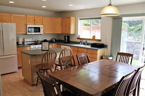 Hood River Family Vacation Home - Mount Hood, OR