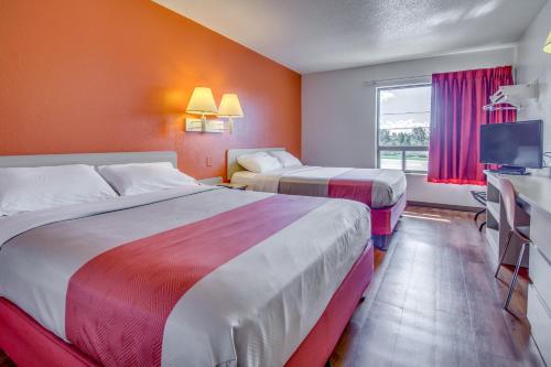Motel 6-Amherst NY - Buffalo - image 9