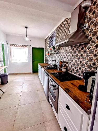 O Refúgio (O Refugio) in ตาบัว