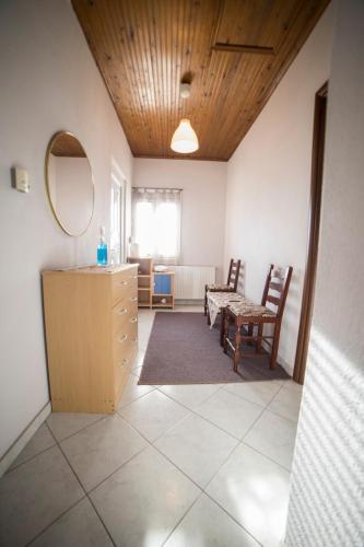 Ira's House in Agioi Anargyroi