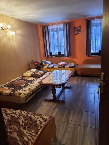 3 twin beds, 1 sofa bed