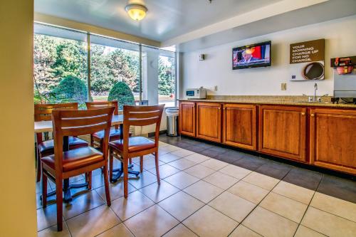 ห้องอาหาร, Motel 6 Buffalo, NY - Airport - Williamsville in บัฟฟาโล (NY)