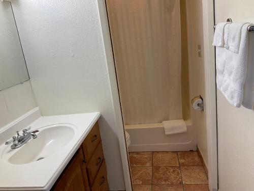 Front Street Inn - image 6