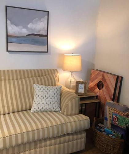 Cozy Getaway at Lake O the Pines in Ore City, USA
