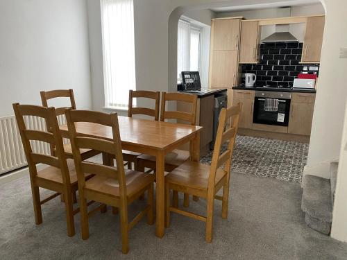 Comfy 3 Bed House Bootle close to Docks gîte à louer New Brighton