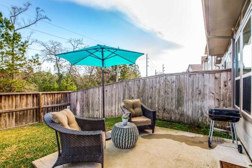 Family-Friendly Spring Townhouse with Backyard! in Spring, USA