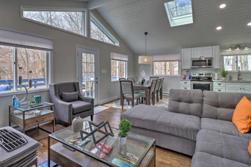 6 Mi to Camelback Slopes! Home w/ Game Room in Tobyhanna Township (PA)