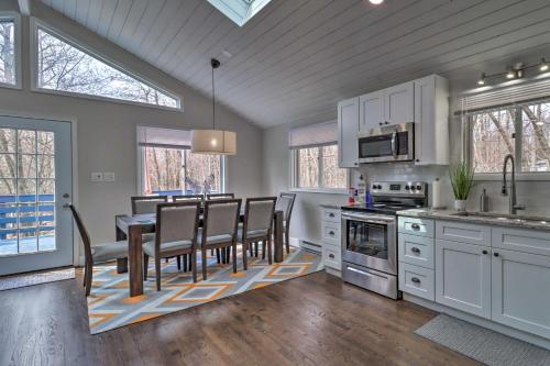 6 Mi to Camelback Slopes! Home w/ Game Room in Tobyhanna Township (PA)