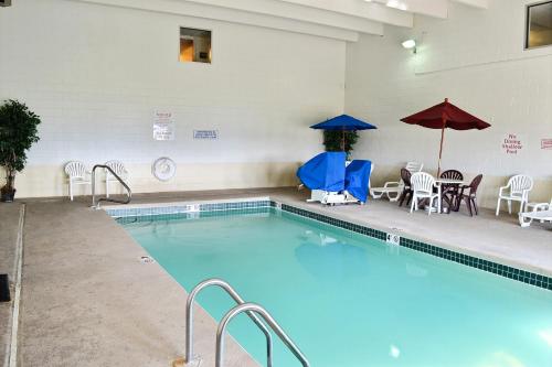 Motel 6 Billings, MT - North - 수영장