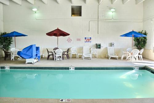 Motel 6 Billings, MT - North - 수영장