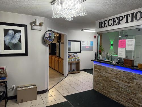 AmeriVu Inn - main image