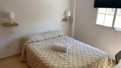  HABITACIÓN GRANDE CON BAÑO PRIVADO en Coin a 30Km de la PLAYA in Coín