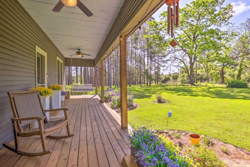 . Peaceful Cairo Farmhouse with Barn and Fire Pit